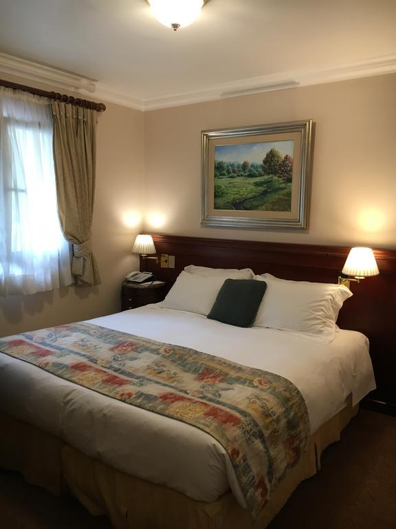 Hotel Frontenac กังโปสดูจอร์เดา ภายนอก รูปภาพ