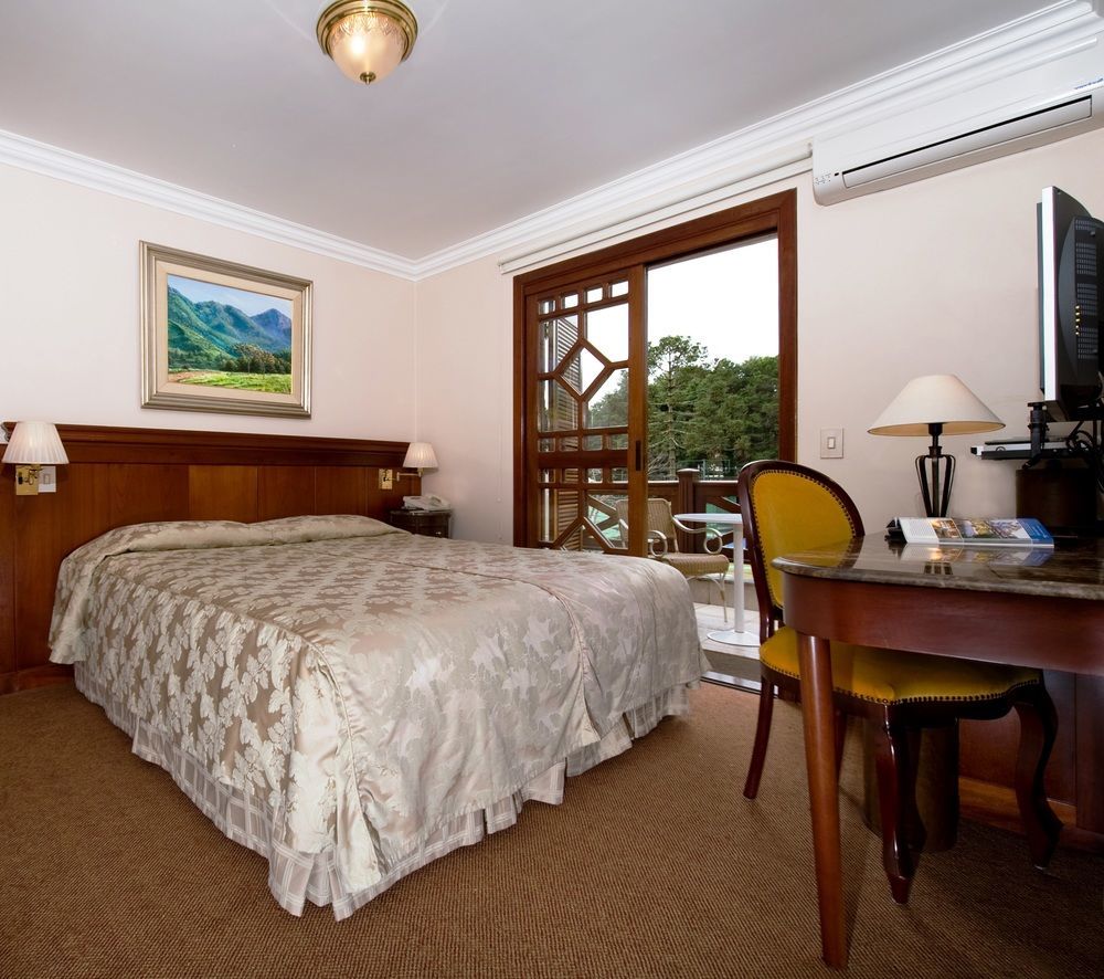 Hotel Frontenac กังโปสดูจอร์เดา ภายนอก รูปภาพ