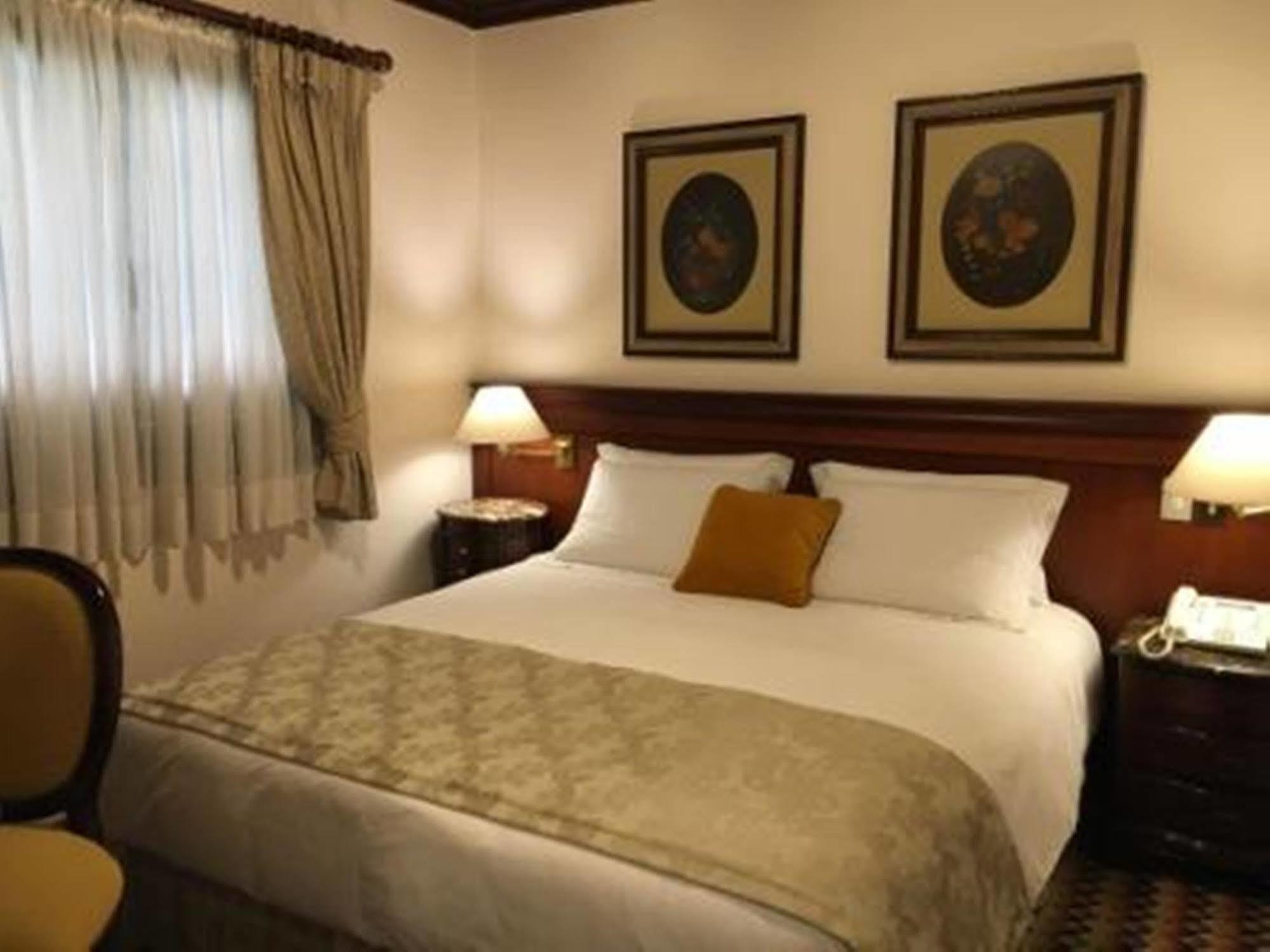Hotel Frontenac กังโปสดูจอร์เดา ภายนอก รูปภาพ