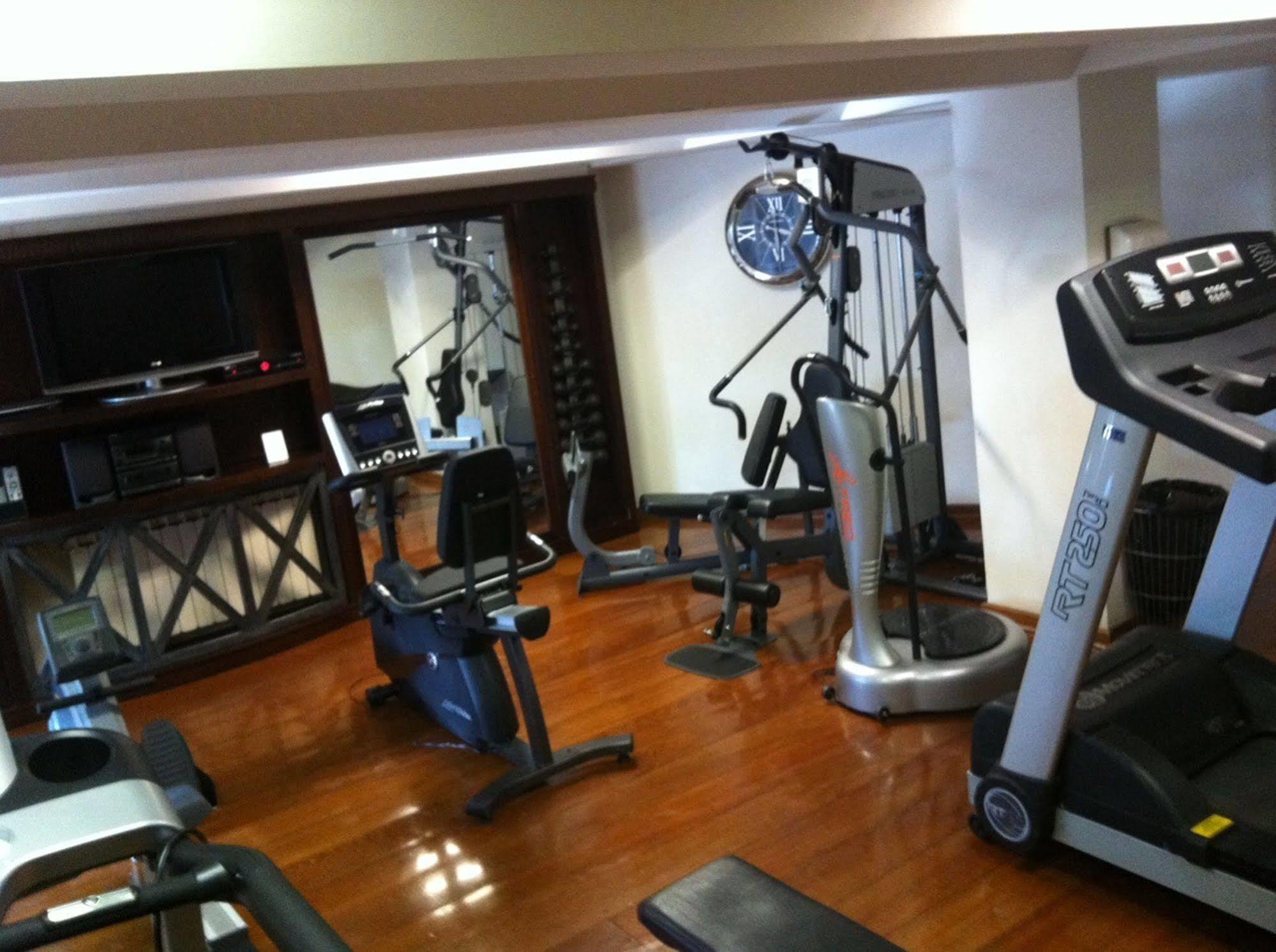 Hotel Frontenac กังโปสดูจอร์เดา ภายนอก รูปภาพ